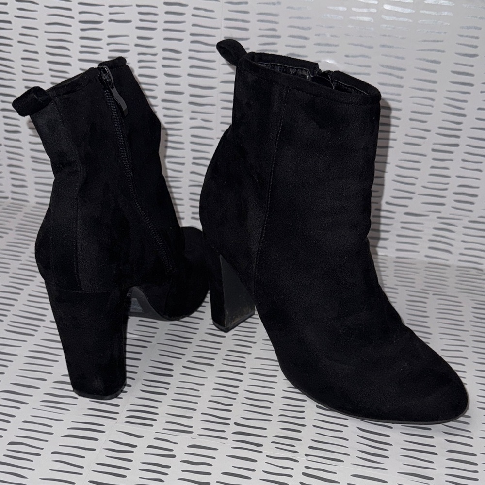 Elegant Black Suede Ankle Boots